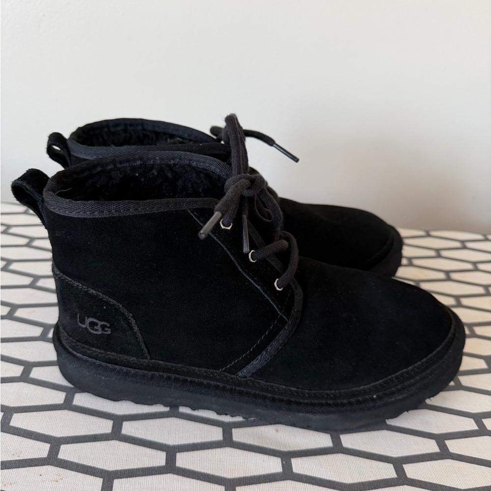 UGG Black Suede Lace-Up Chukka Boots, size 6, great condition